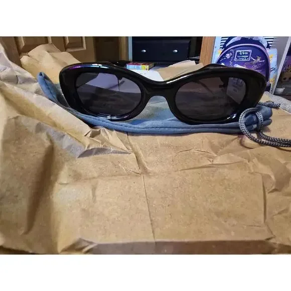 Aire shades - Calisto in Black - Picture 5 of 5